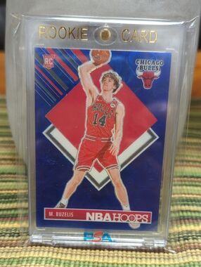 Panini NBA Hoops Chicago Bulls Red & Blue Rookie Card - M. Buzelis